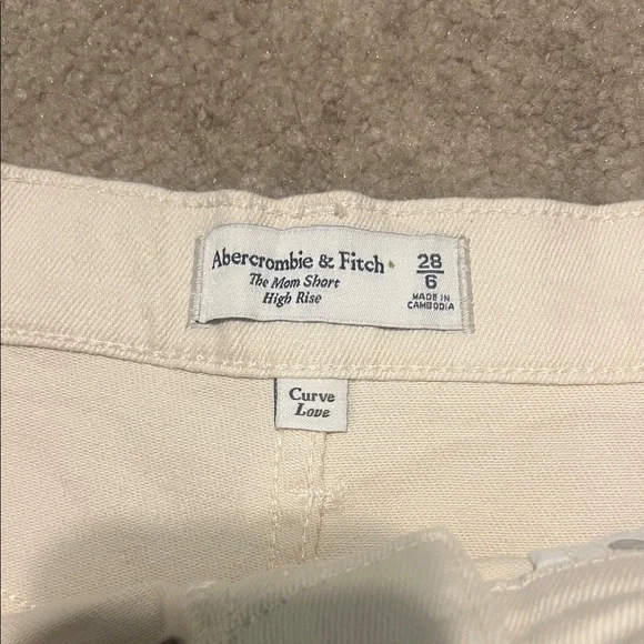 Abercrombie and Fitch High Rise Mom Short - Picture 2 of 5
